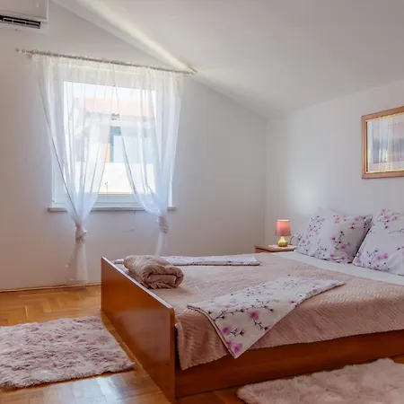 Apartment Bozena Vir