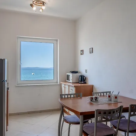 Bozena Apartment Vir